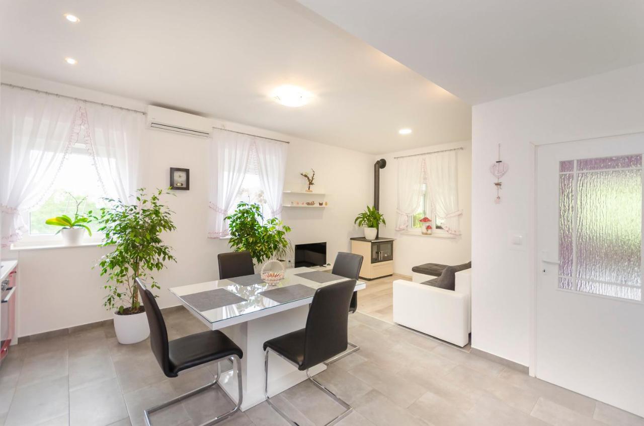 Apartment Luka Rupe Luaran gambar