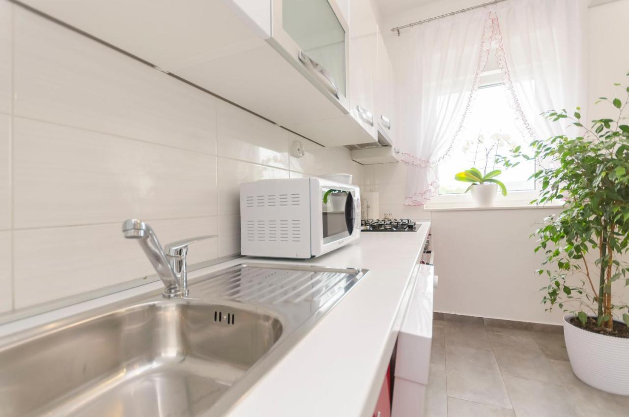 Apartment Luka Rupe Luaran gambar