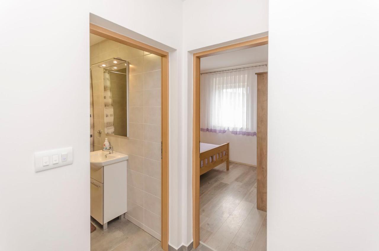 Apartment Luka Rupe Luaran gambar