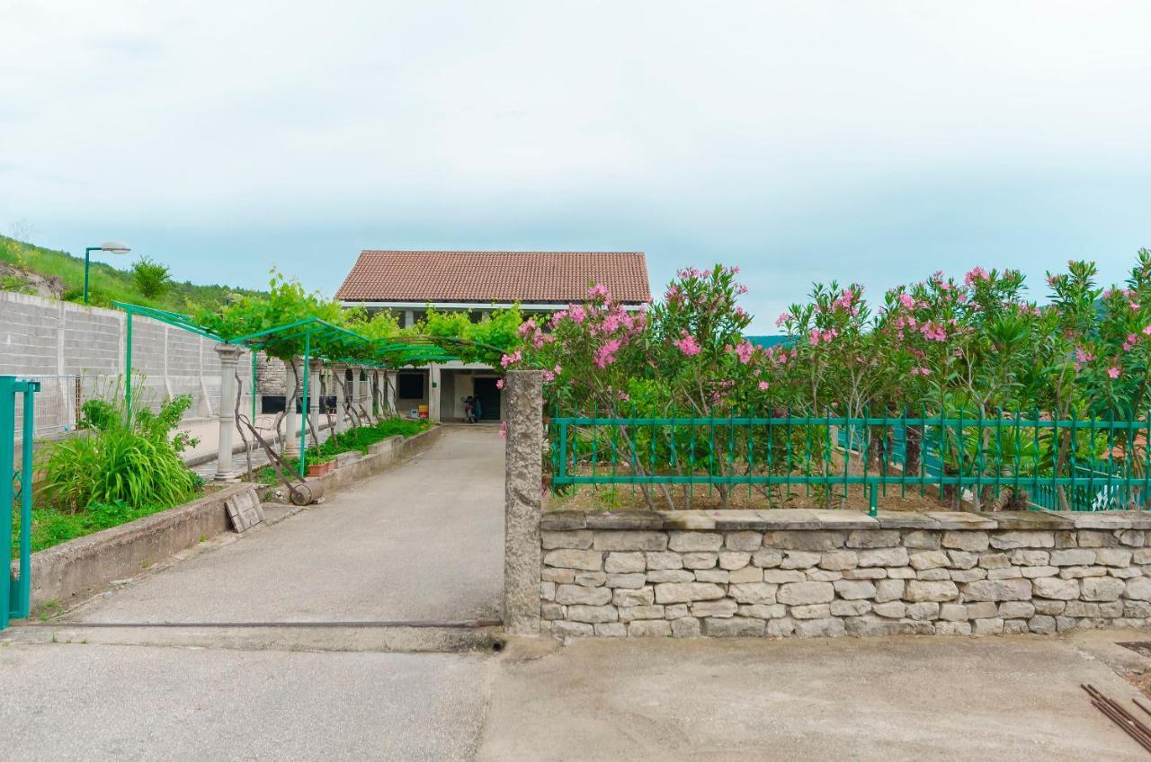 Apartment Luka Rupe Luaran gambar