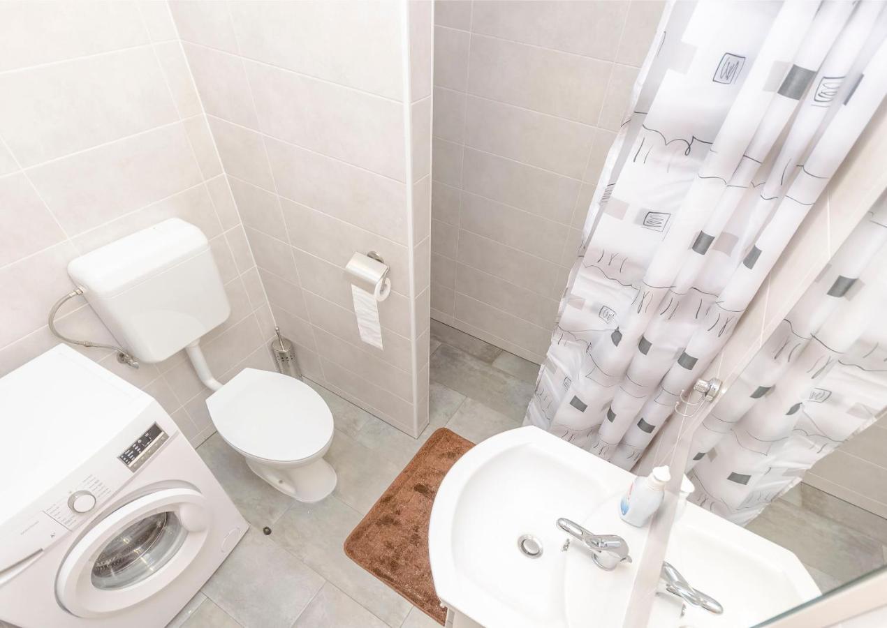 Apartment Luka Rupe Luaran gambar