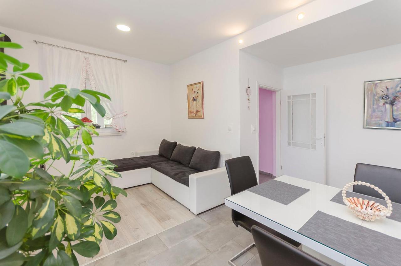 Apartment Luka Rupe Luaran gambar