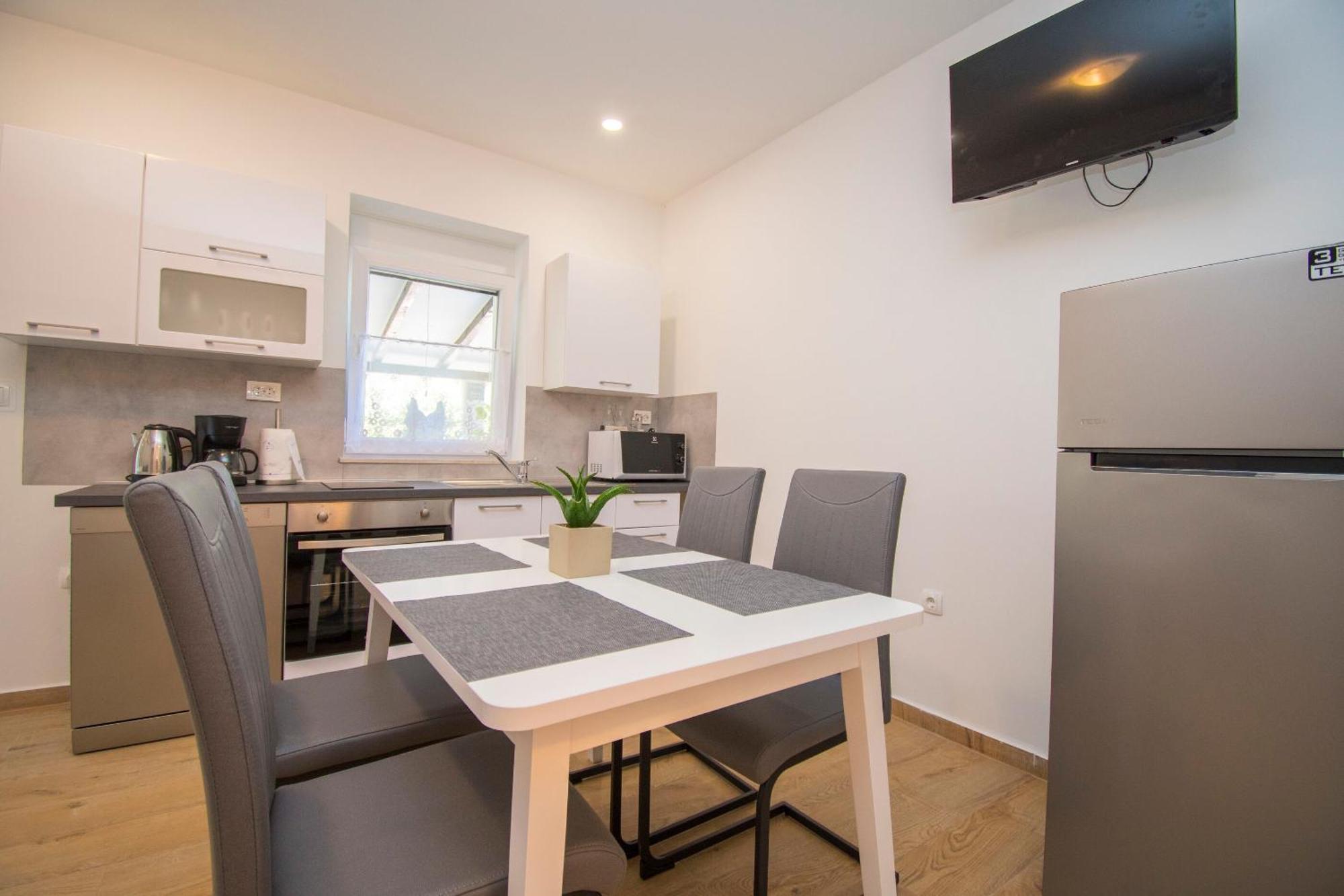 Apartment Luka Rupe Luaran gambar