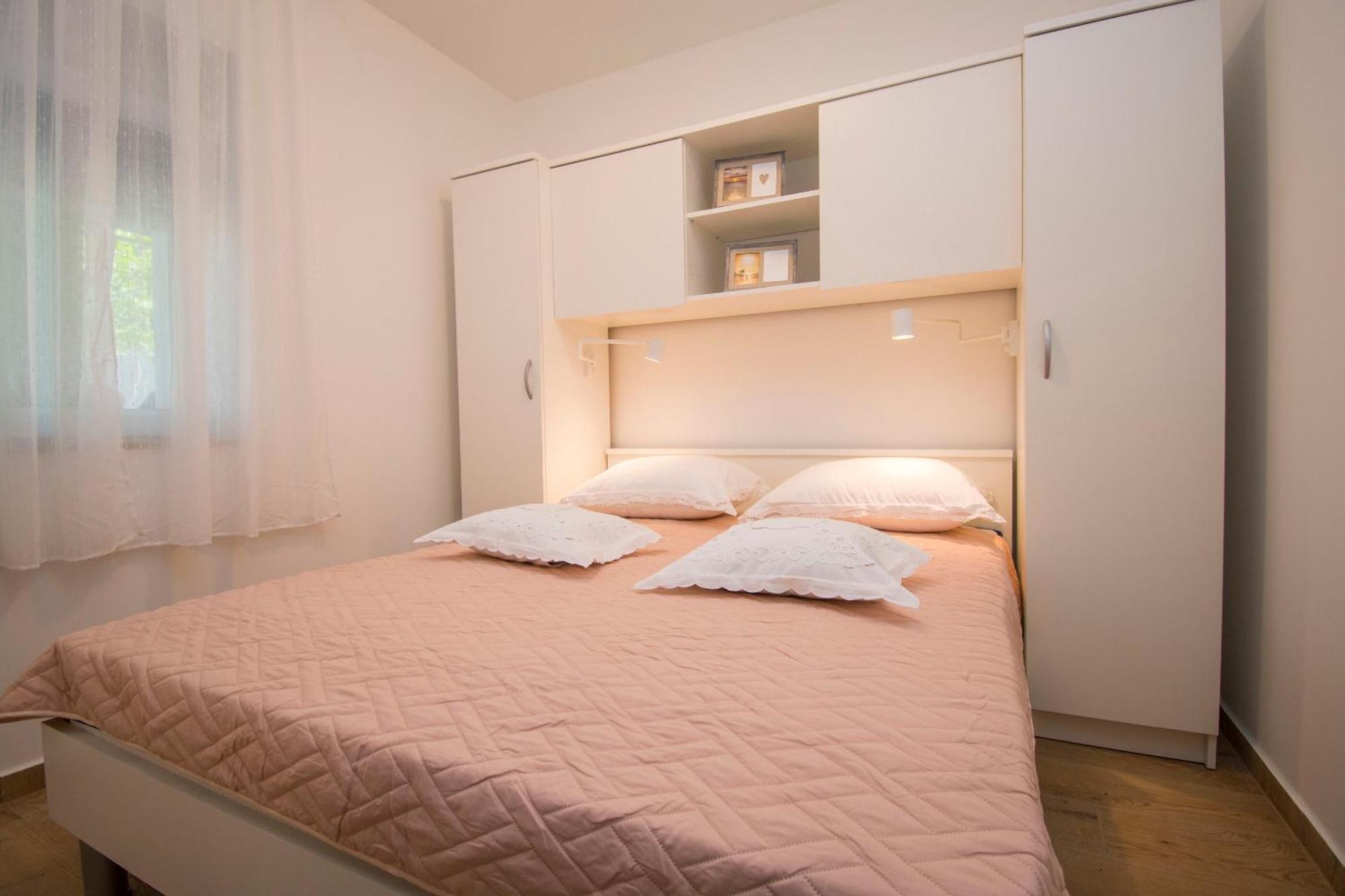 Apartment Luka Rupe Luaran gambar